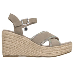 Martha Stewart: Iris - Modest Queen | Women Skechers online shop